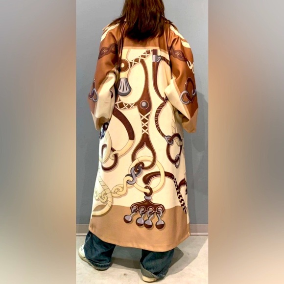 Brown, Beige, & Cream Oversized Coat w/Chain Links Pattern Design, NWT - Picture 13 of 13
